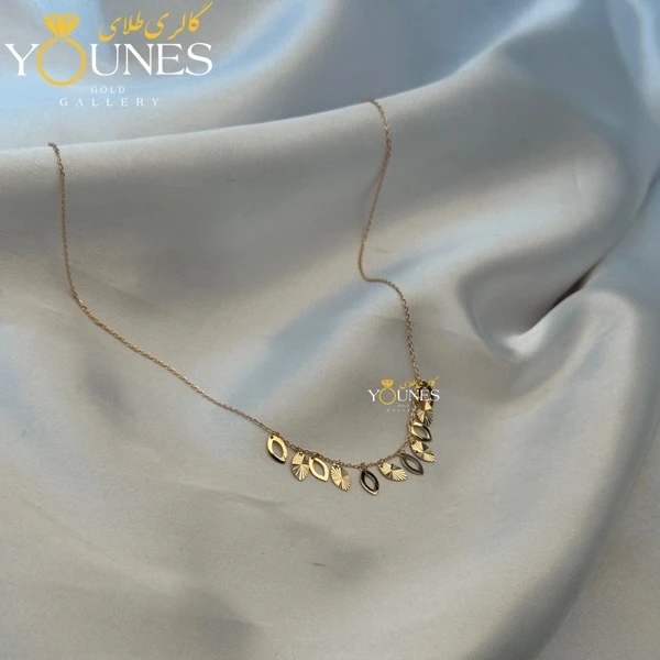 تصویر دوم گردنبند طلا برگی